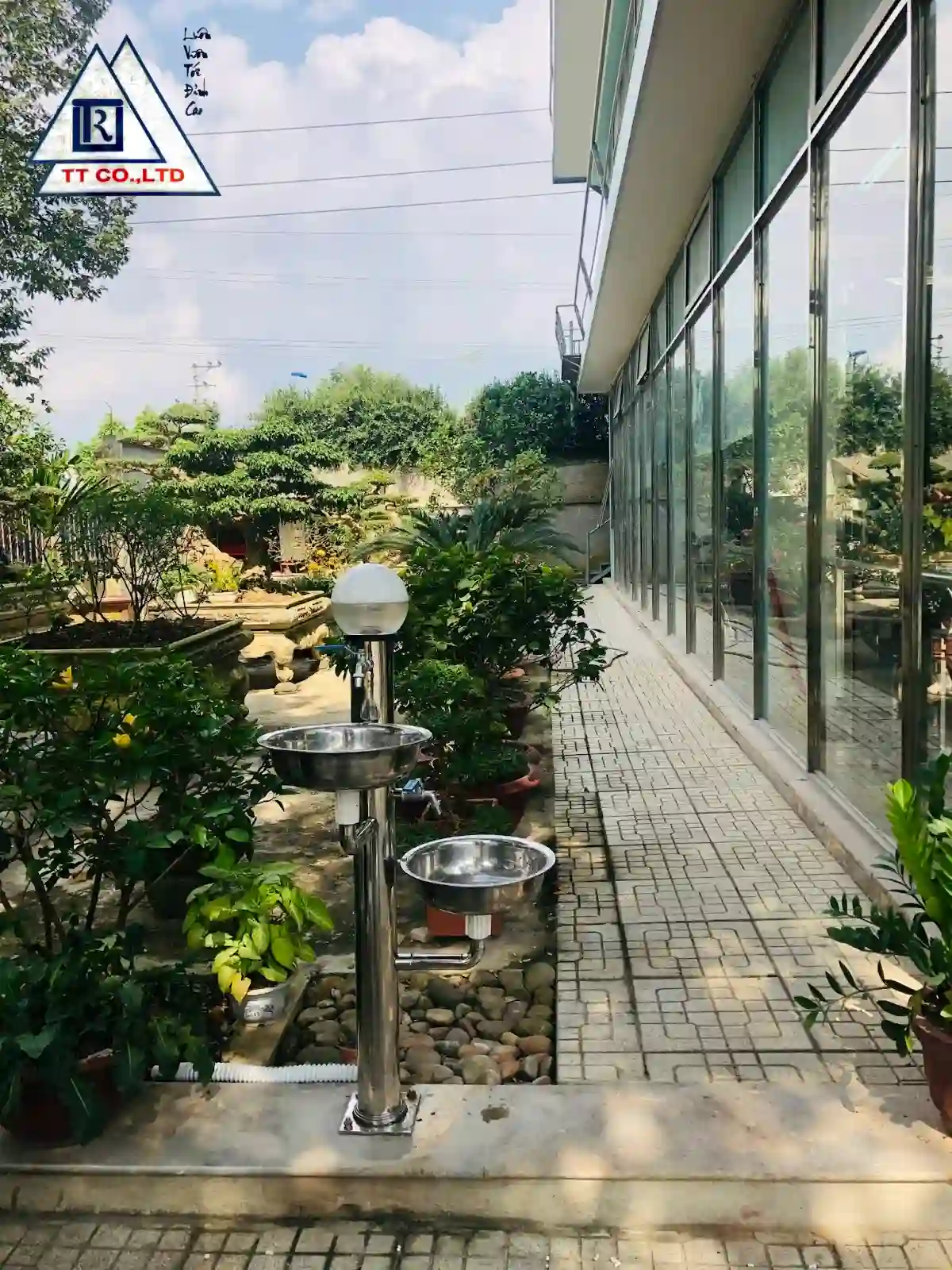 ứng dụng trụ nước inox