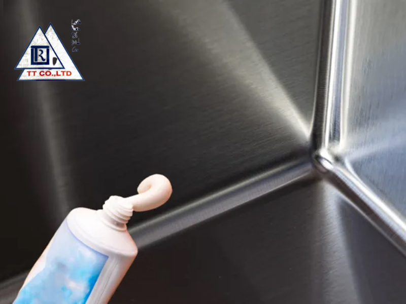 Có thể sử dụng kem đánh bóng chuyên dụng với các vết xước nhỏ 