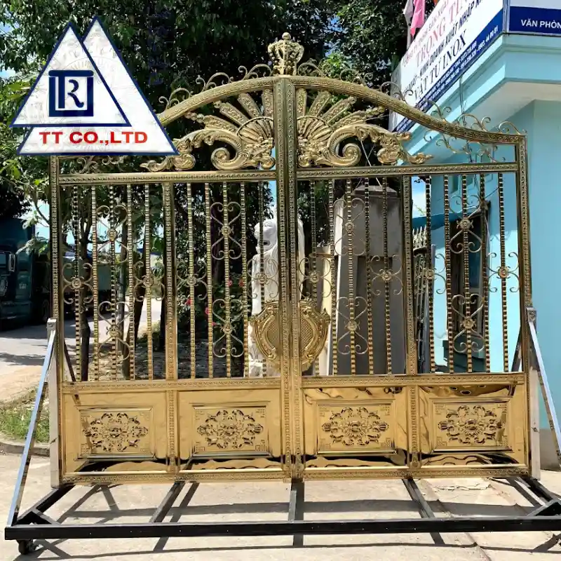 Gia công cửa cổng inox màu