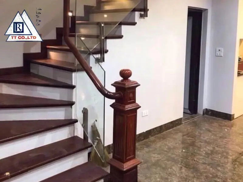 Quy trình thi công và lắp đặt cầu thang inox 304